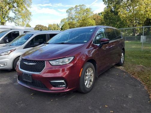 2023 Chrysler Pacifica Touring-L