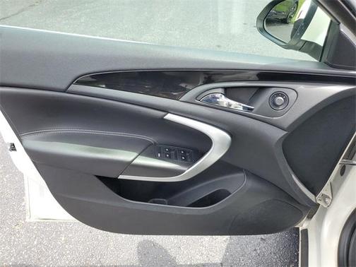2012 Buick Regal Premium 1