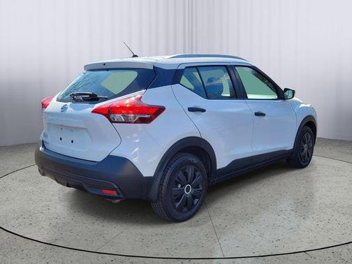 2019 Nissan Kicks S