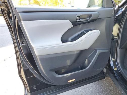 2020 Toyota Highlander L