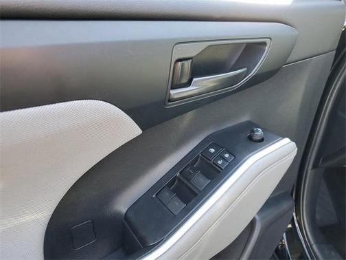 2020 Toyota Highlander L