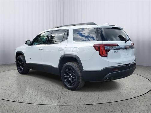 2022 GMC Acadia AT4