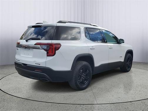 2022 GMC Acadia AT4