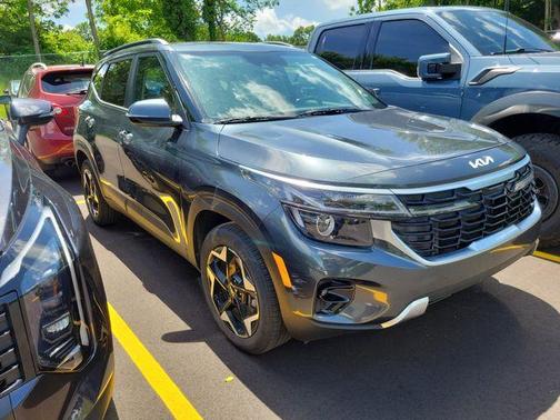 Gravity Gray 2024 Kia Seltos EX