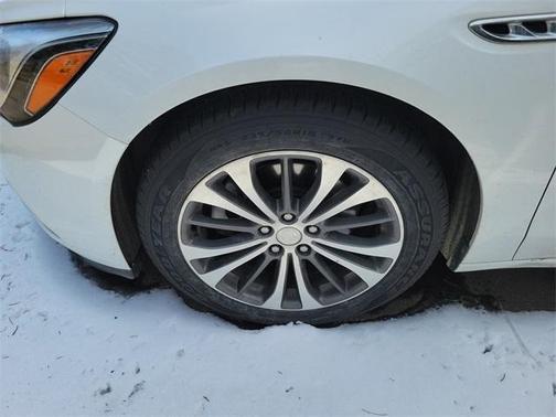 2017 Buick LaCrosse Essence