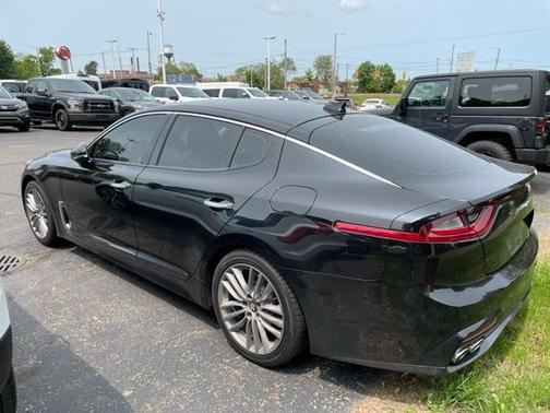 2018 Kia Stinger Base