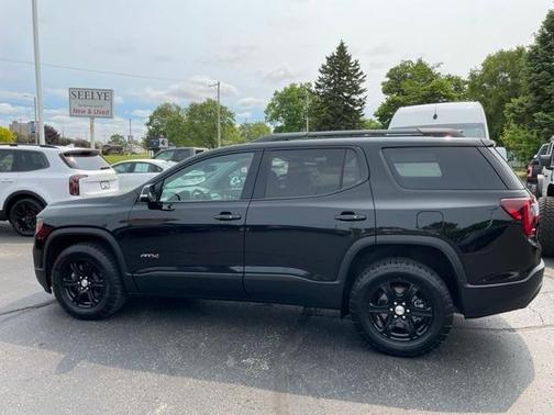 2023 GMC Acadia AT4