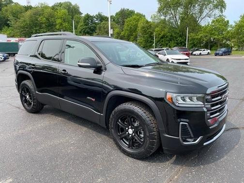 2023 GMC Acadia AT4
