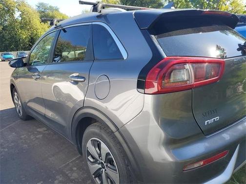 2017 Kia Niro LX