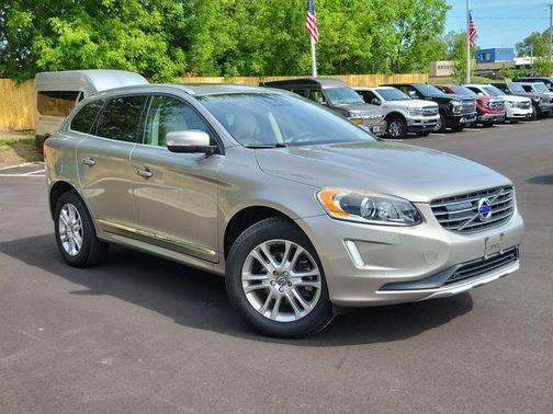 Seashell Metallic 2016 Volvo XC60 T5 Platinum