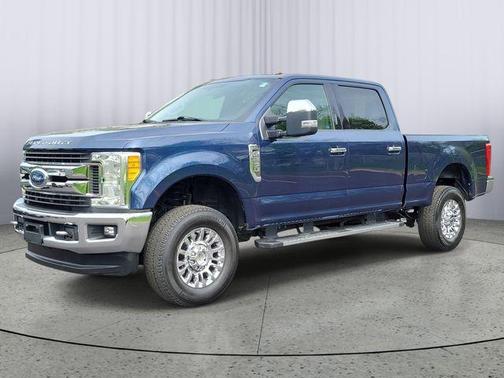 Blue Jeans Metallic 2017 Ford F-250 XLT