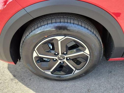 Runway Red 2023 Kia Niro LX