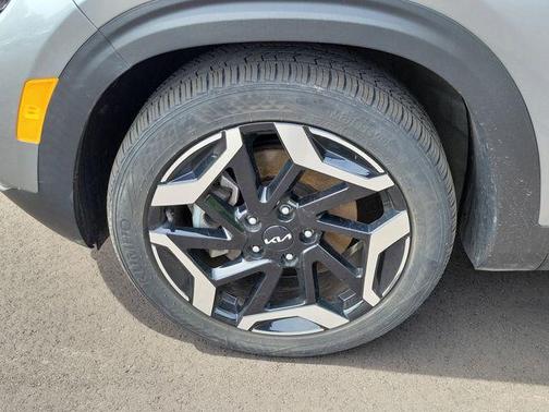 Steel Gray 2024 Kia Seltos SX