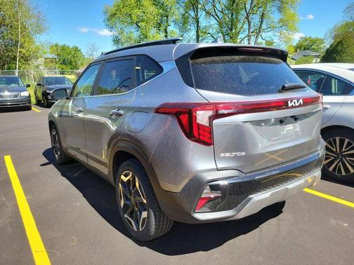 Steel Gray 2024 Kia Seltos SX