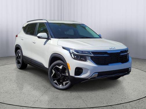 Snow White Pearl 2024 Kia Seltos EX