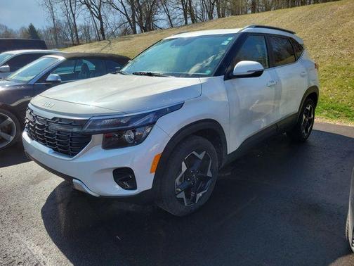 Snow White Pearl 2024 Kia Seltos EX