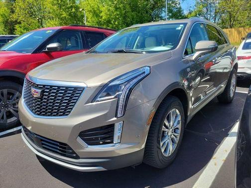 Latte 2022 Cadillac XT5 Premium Luxury