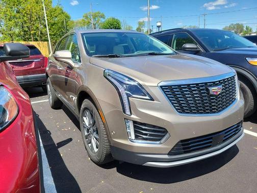 Latte 2022 Cadillac XT5 Premium Luxury