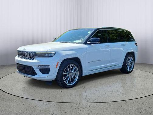 Bright White Clearcoat 2023 Jeep Grand Cherokee Summit
