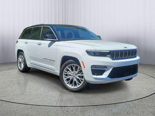 Bright White Clearcoat 2023 Jeep Grand Cherokee Summit
