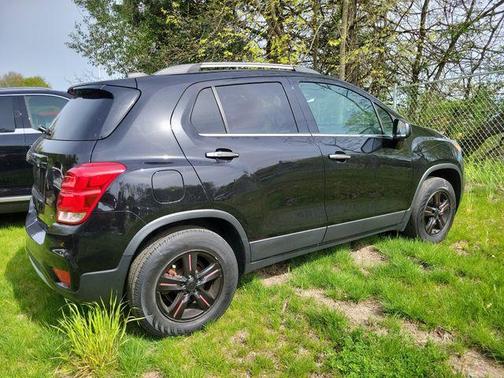 Mosaic Black Metallic 2020 Chevrolet Trax LT