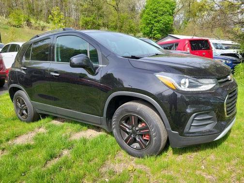 Mosaic Black Metallic 2020 Chevrolet Trax LT