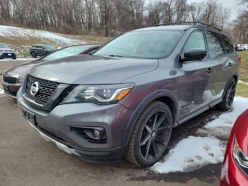 2020 Nissan Pathfinder SL