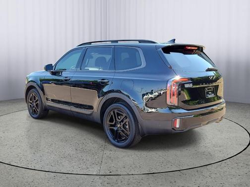 Ebony Black 2024 Kia Telluride EX X-Line