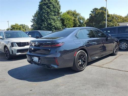 2023 BMW 760 760i xDrive