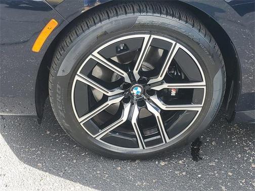 2023 BMW 760 760i xDrive