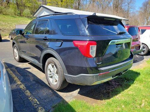 Black Metallic 2021 Ford Explorer XLT