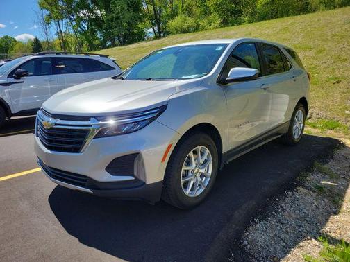 Silver Ice Metallic 2022 Chevrolet Equinox 1LT