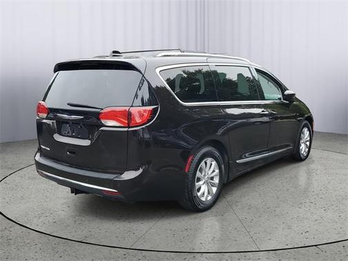 2018 Chrysler Pacifica Touring-L