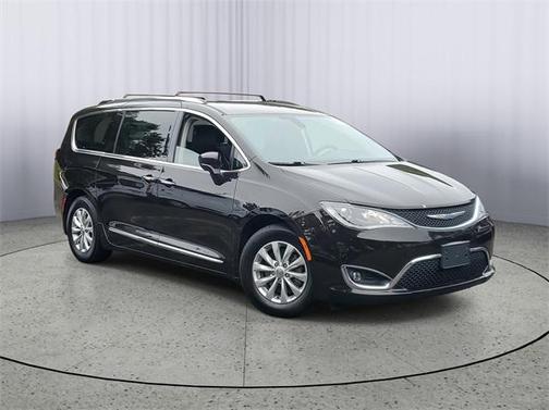 2018 Chrysler Pacifica Touring-L