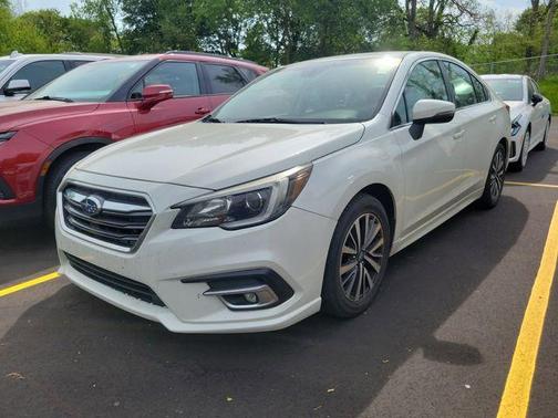 Crystal White Pearl 2018 Subaru Legacy 2.5i Premium