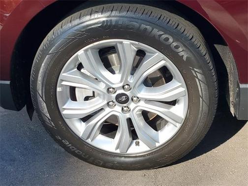 2023 Ford Edge Titanium