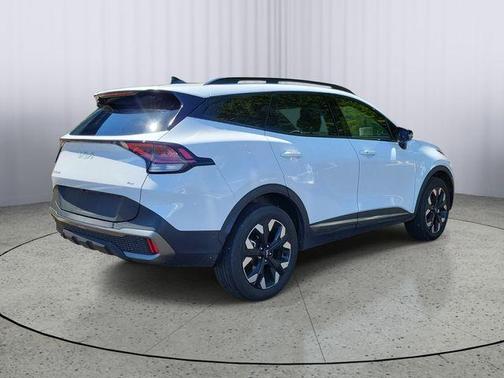 Glacial White Pearl 2024 Kia Sportage X-Line