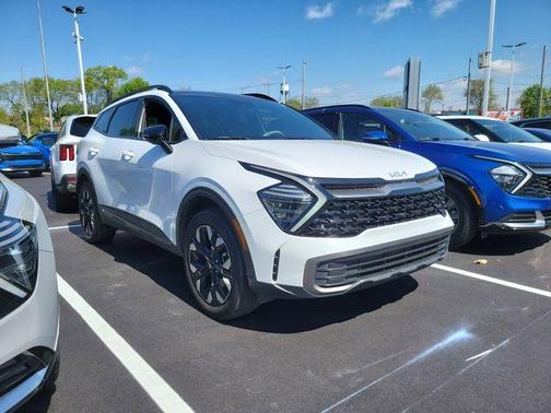 Glacial White Pearl 2024 Kia Sportage X-Line