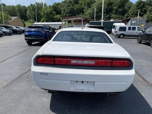 2013 Dodge Challenger SXT