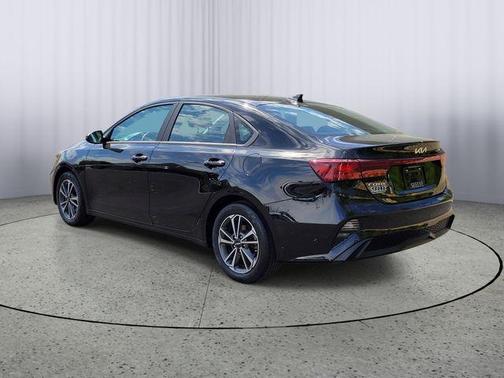 Aurora Black Pearl 2023 Kia Forte LXS