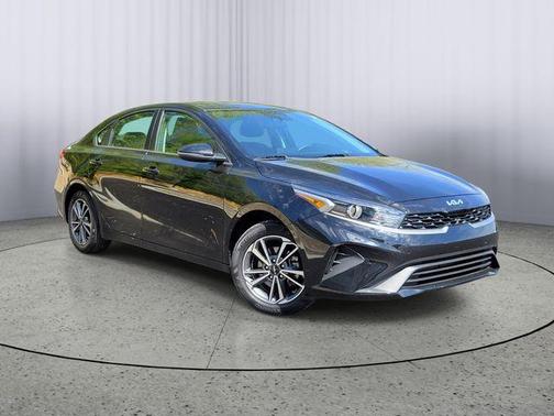 Aurora Black Pearl 2023 Kia Forte LXS