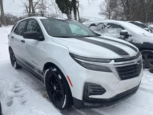 2022 Chevrolet Equinox LS