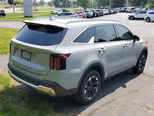 2024 Kia Sorento S