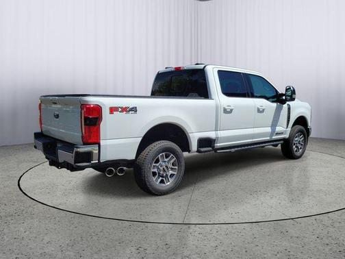Oxford White 2025 Ford F-250 Lariat