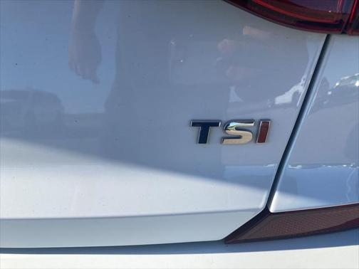 2017 Volkswagen Passat 1.8T SEL Premium