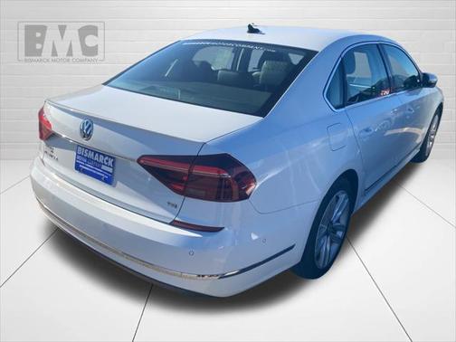 2017 Volkswagen Passat 1.8T SEL Premium