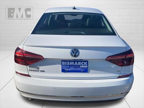 2017 Volkswagen Passat 1.8T SEL Premium