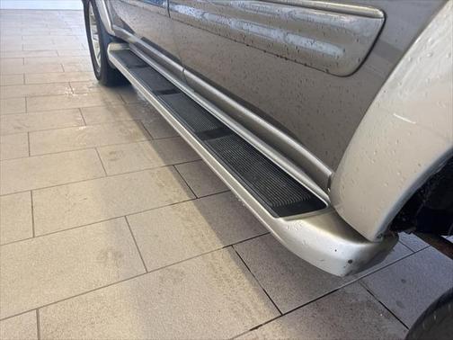 2004 Toyota Sequoia SR5