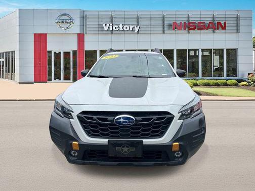 Crystal White Pearl 2022 Subaru Outback Wilderness