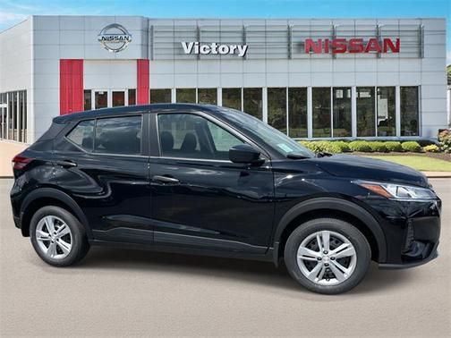2025 Nissan Kicks S